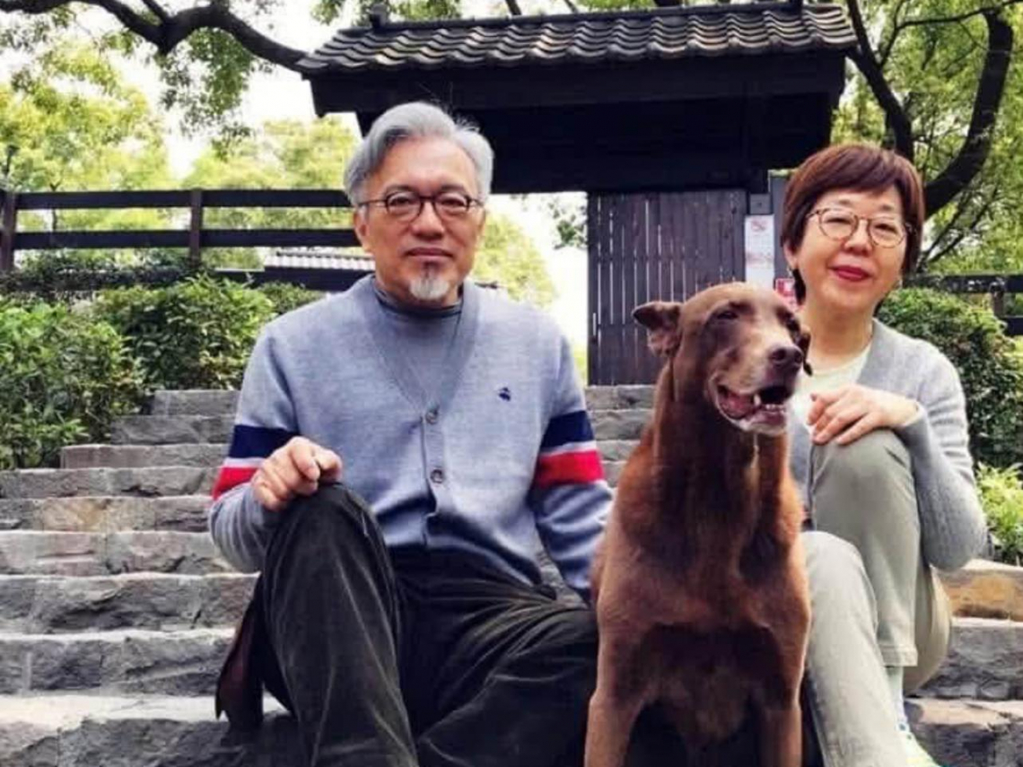 為了愛犬栗子17年少遠行，連聚餐都不超過6小時！如今能說走就走，張薇薇：在家好，出門走走也好